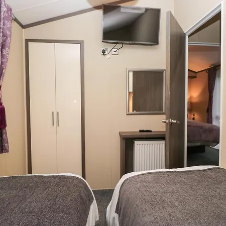 Feather Hill White Cross Bay, Skiptory Howe 38 Troutbeck Bridge