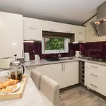 Feather Hill White Cross Bay, Skiptory Howe 38 Дом отдыха