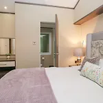 Feather Hill White Cross Bay, Skiptory Howe 38 Уиндермир