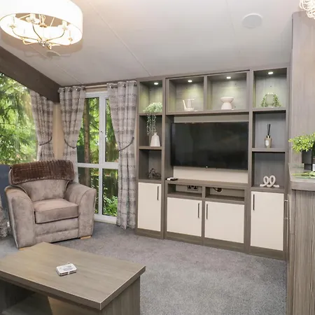 Feather Hill White Cross Bay, Skiptory Howe 38 * Windermere