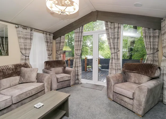 Feather Hill White Cross Bay, Skiptory Howe 38