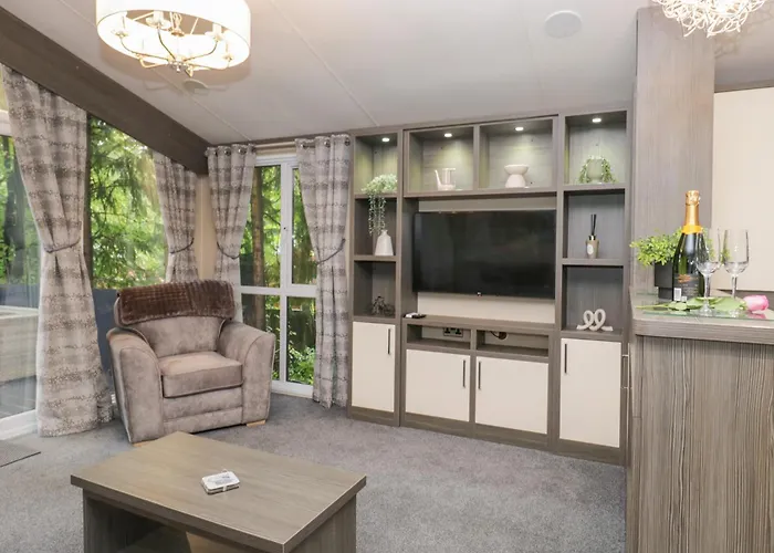 Feather Hill White Cross Bay, Skiptory Howe 38 * Windermere